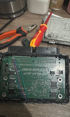 Photo réelle calculateur moteur